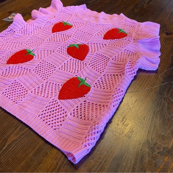 Boutique bubblegum pink strawberry SOFT crochet short flutter sleeve sweater szL - Picture 3 of 10